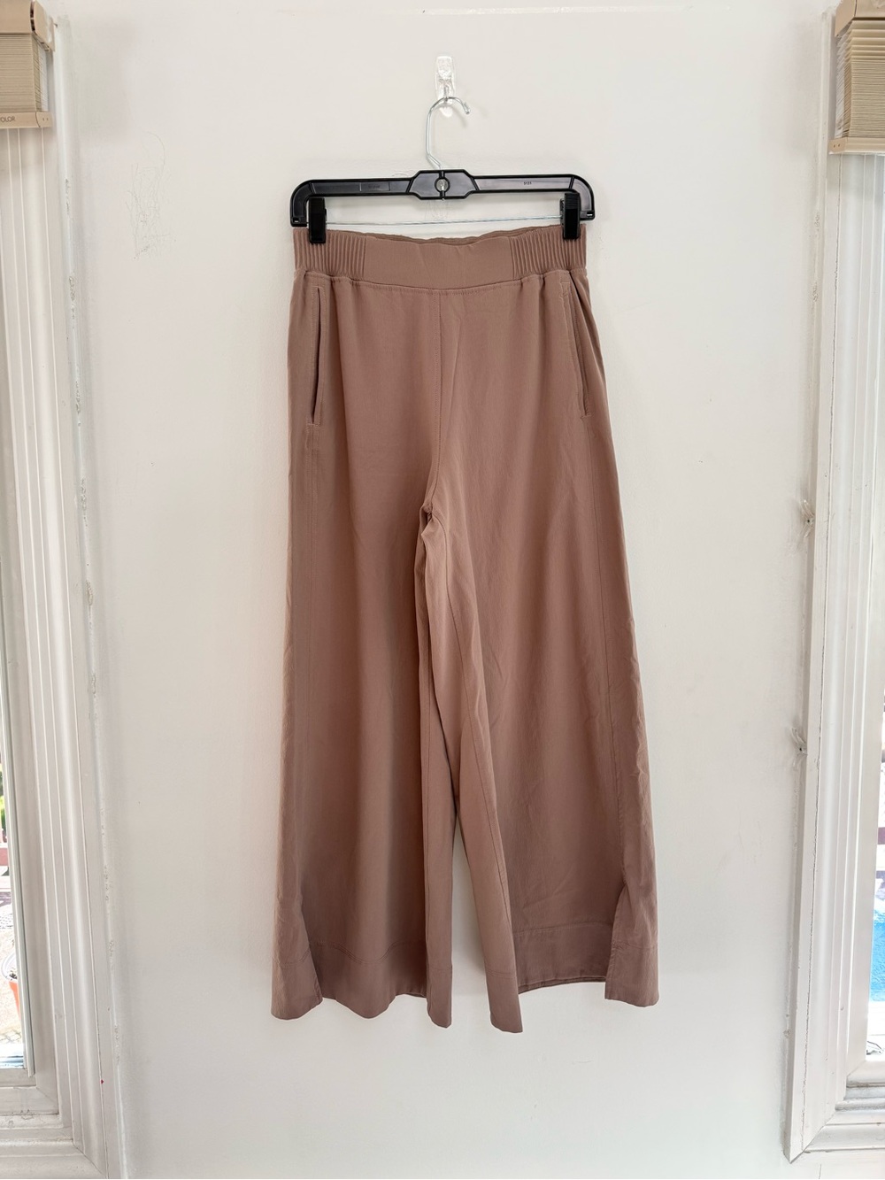 Lululemon Stretch Woven High-Rise Wide-Leg Cropped Pant